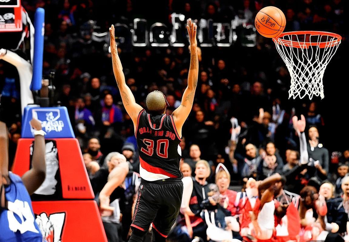 2017年NBA季后赛首轮：雷霆逆袭，威少绝杀开拓者系列赛首胜(图3)