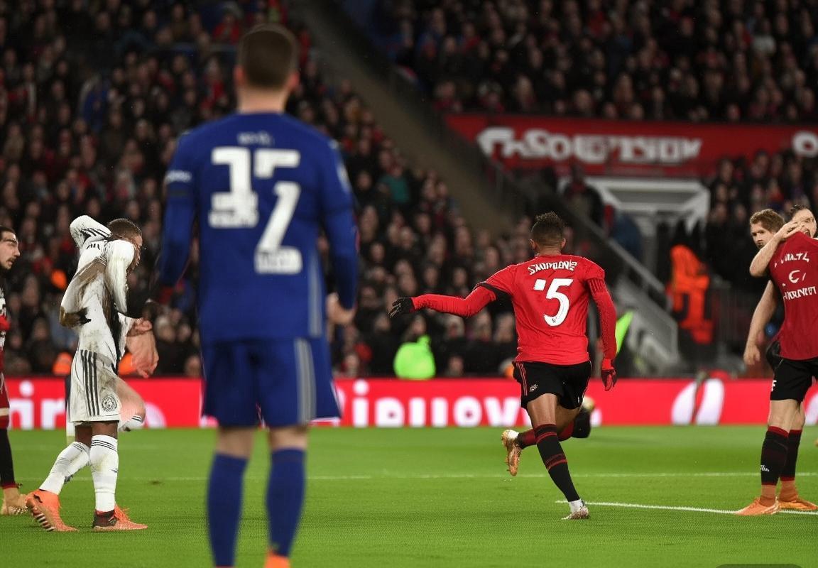 2019英超曼联切尔西巅峰对决：433对阵4231，拉什福德博格巴双星闪耀，曼联2-1险胜切尔西(图4)